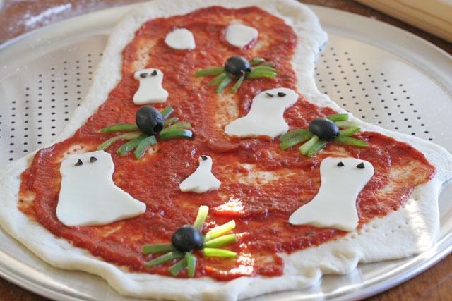 Baking a Difference for No Kid Hungry, Fun Spooky Pizza Recipe and {GIVEAWAY}