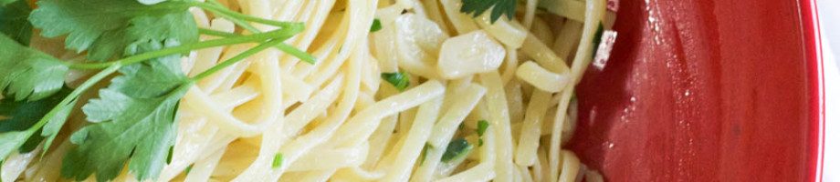 Pasta with Garlic and Olive Oil- Pasta Aglio e Olio