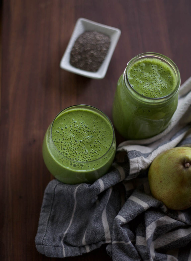 Pear Chia Seed Green Smoothie Recipe